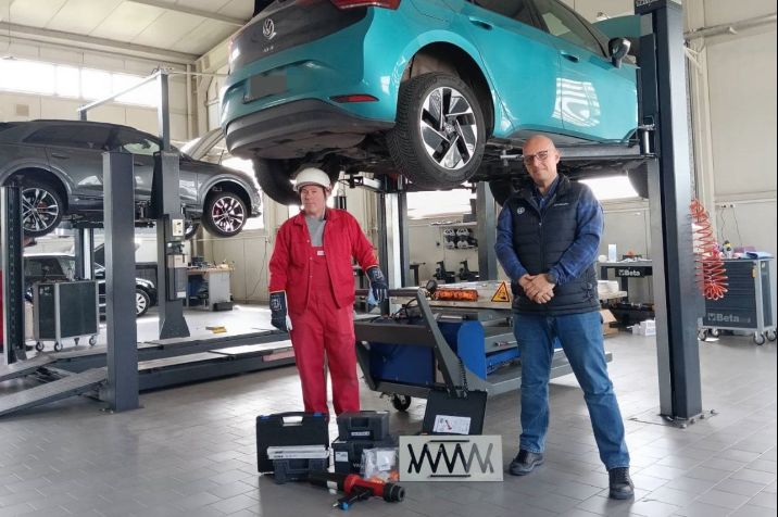 Electric%20Cars%20Service