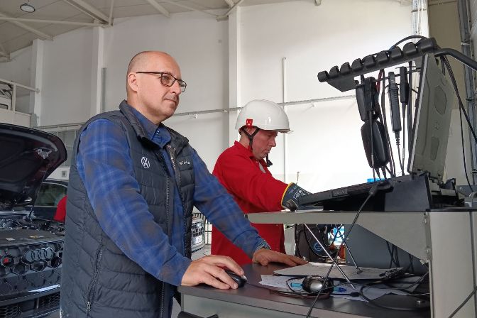 Electric%20Cars%20Service